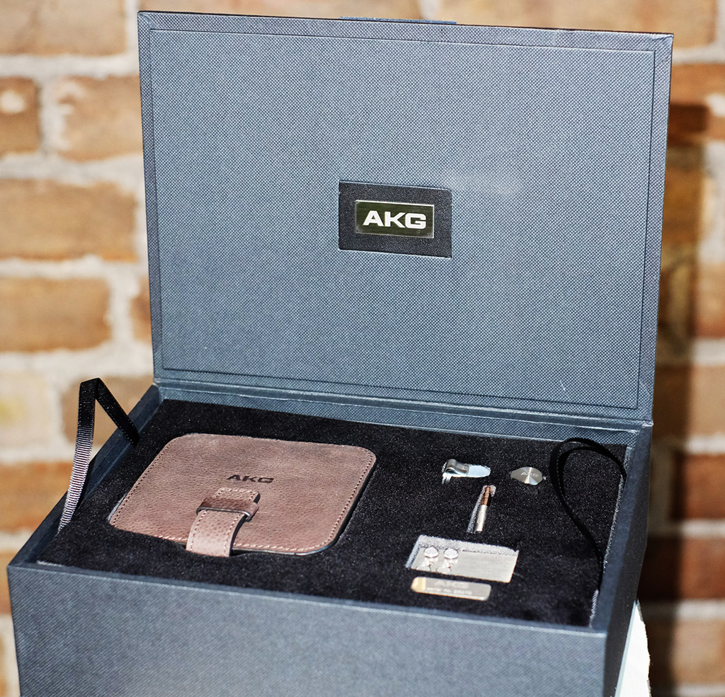 Sandal Audio: AKG K3003 イヤホンのレビュー