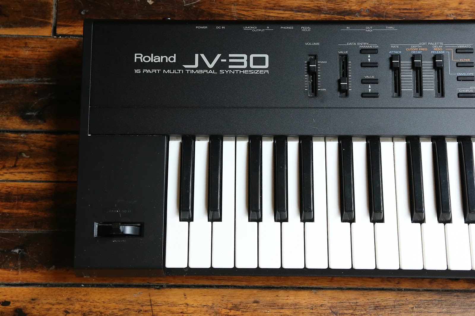 MATRIXSYNTH: Roland JV-30 61-Key Multi-Timbral Synthesizer
