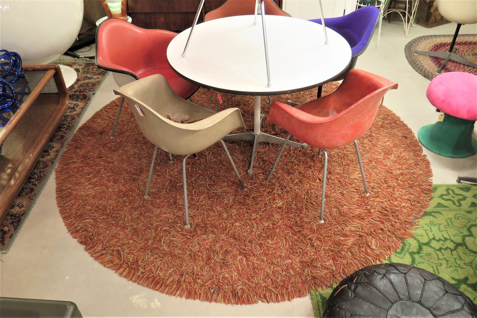 WANT ANTIQUE inc.: 空間作りに欠かせない！ミッドセンチュリー