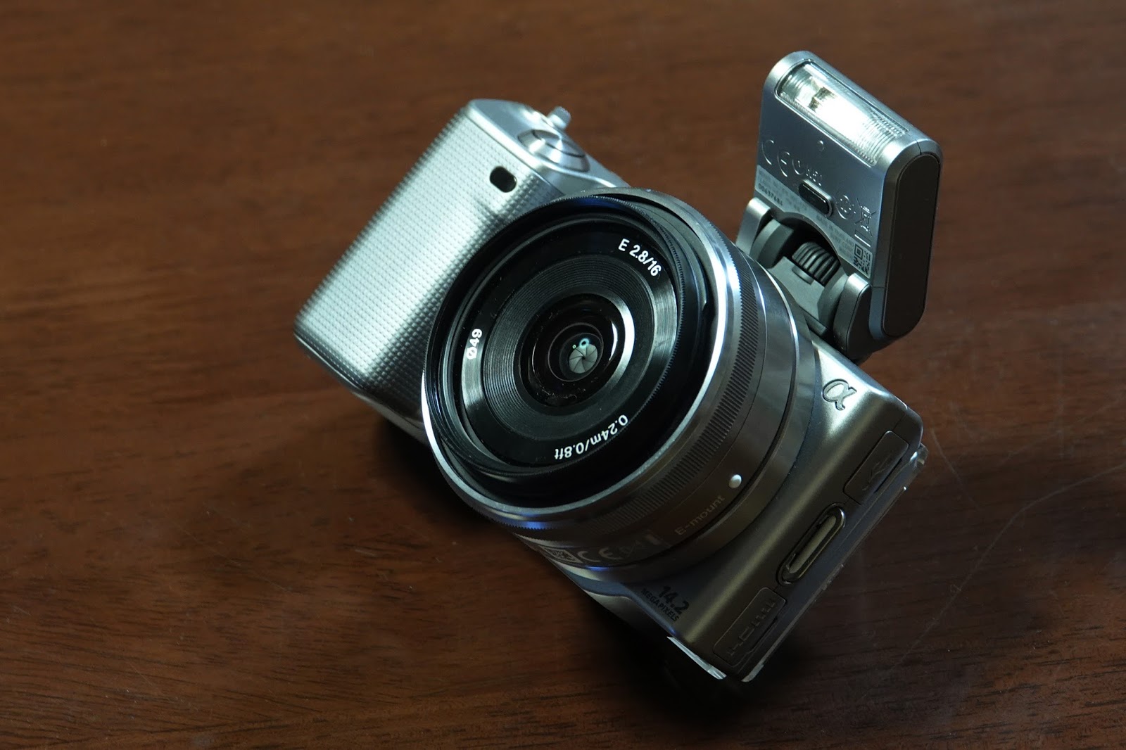 ❤❤SONY 単焦点 SEL16F28❤パンケーキレンズ Eマウント❤ 大人気 超人気！