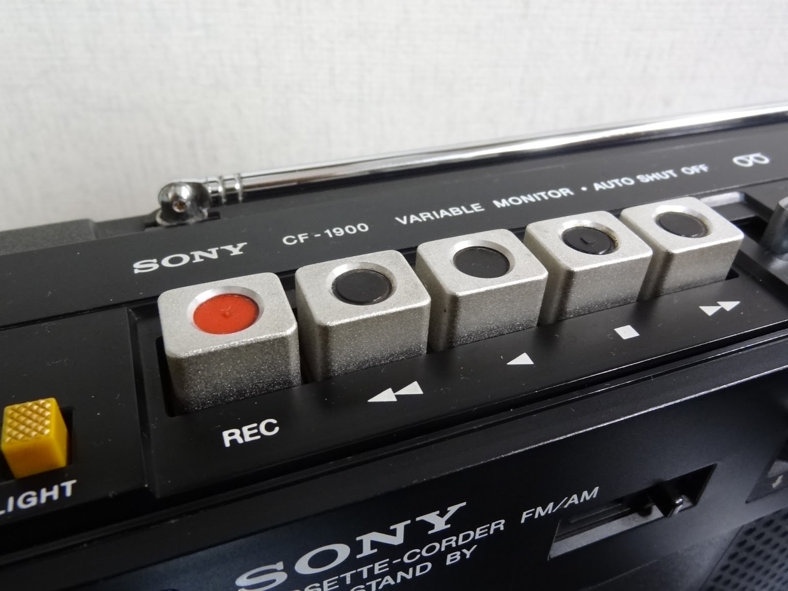 狂乱Nonaha日記: SONY CF-1900を蘇らせる