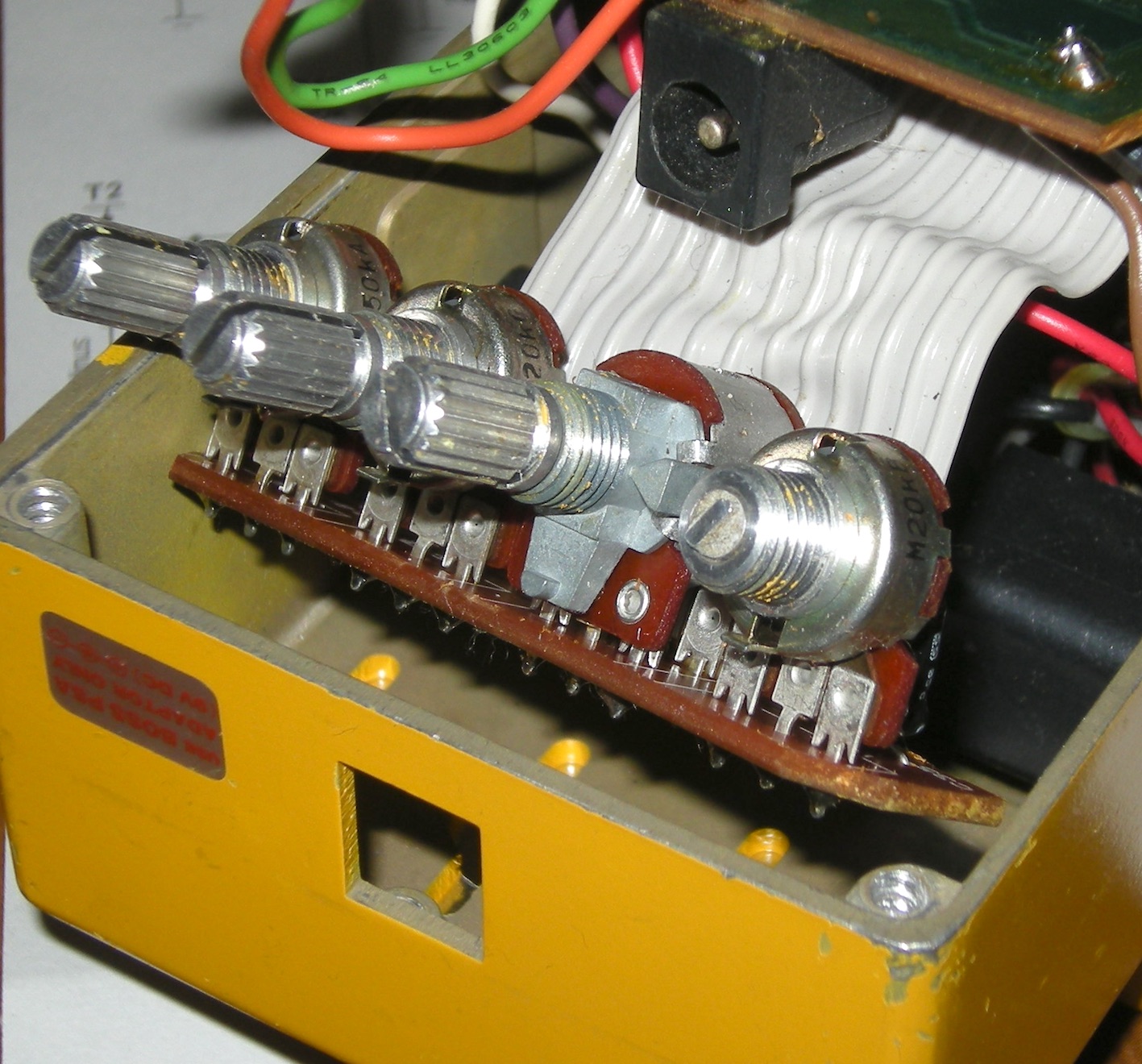 音響的電子工作: BOSS OS-2 修理＆音量アップMOD