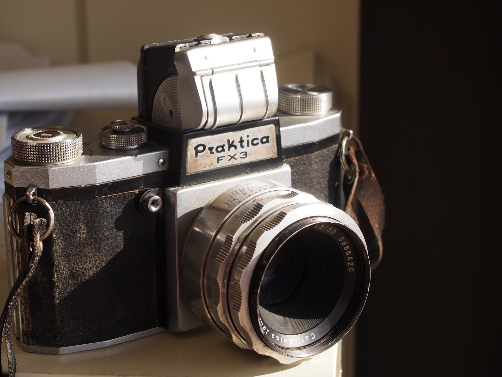 A Quirky Guy with a Camera: Big Quirk, Small Format: The Praktica FX3