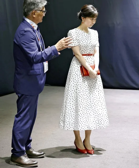 NMR掲載 佳子さま万博訪問・ドレスは