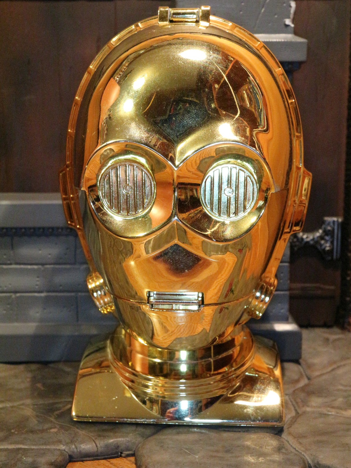 Action Figure Barbecue: Road to Solo: C-3PO/ Cantina Transforming