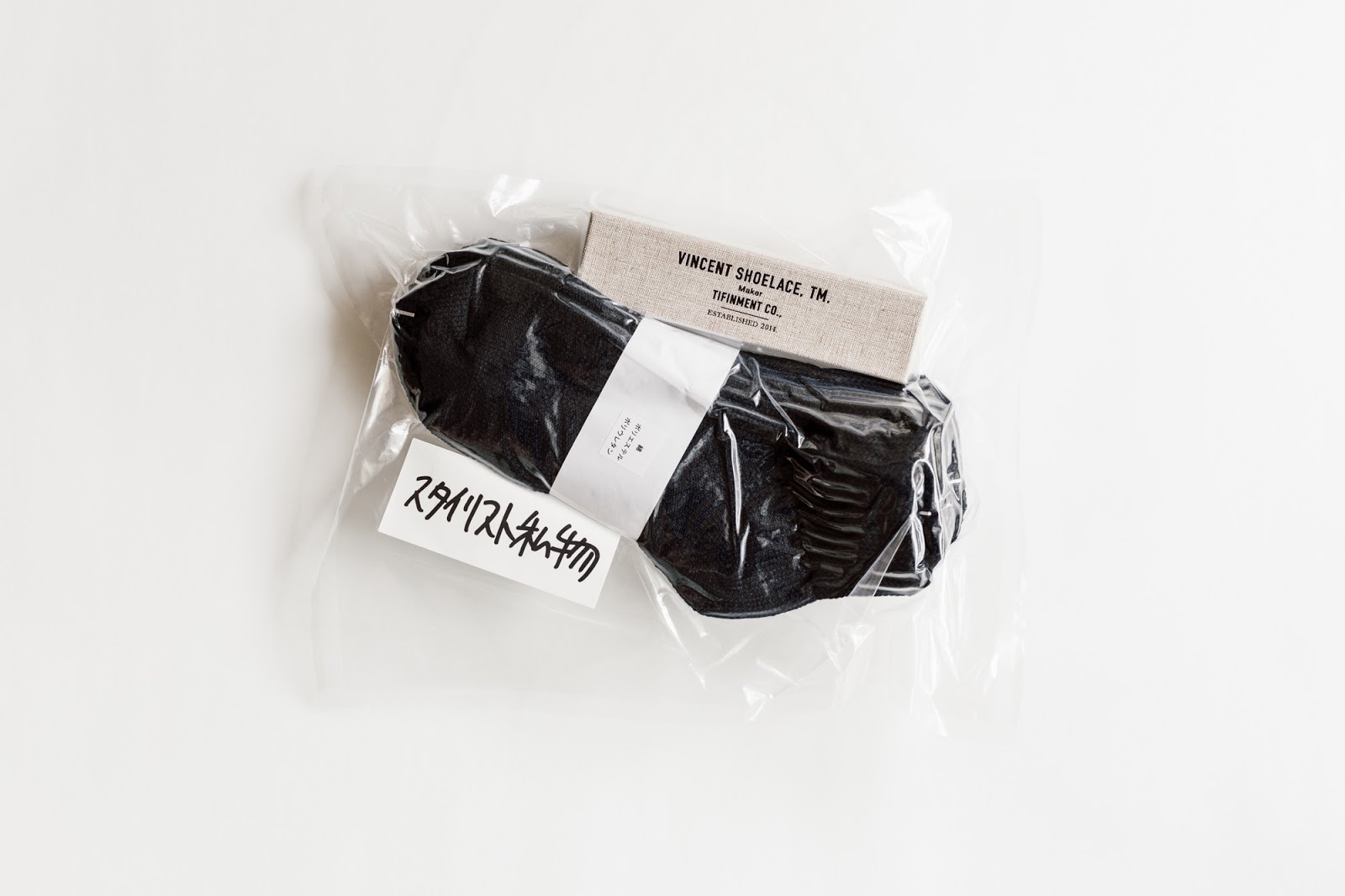 スタイリスト私物×ユニバーサルプロダクツの黒い紺のソックス