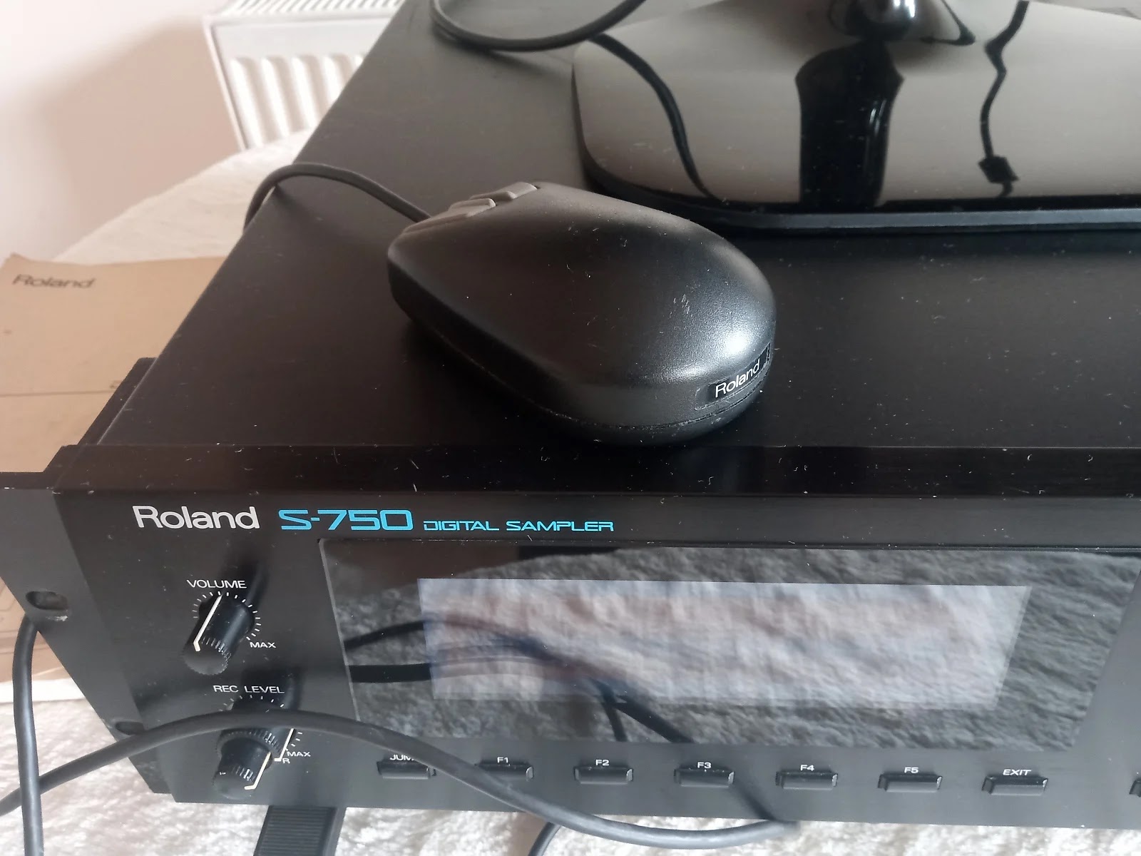 MATRIXSYNTH: Roland S750