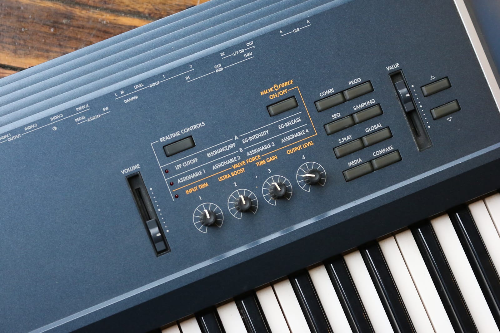 MATRIXSYNTH: Korg Triton Extreme 76-Key 120-Voice Polyphonic