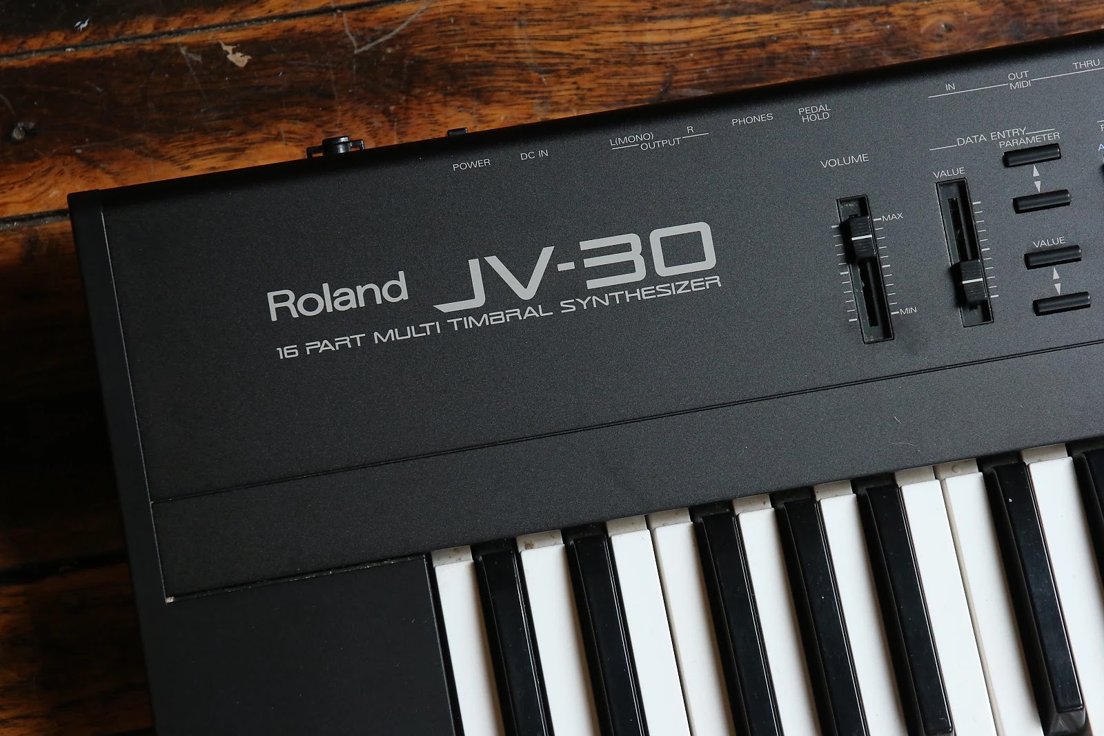 MATRIXSYNTH: Roland JV-30 61-Key Multi-Timbral Synthesizer