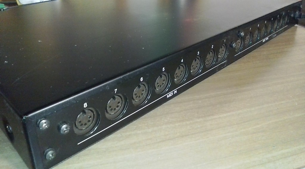 Syncton: ジャンク品 YAMAHA MIDIパッチベイ(MJC8) を入手！