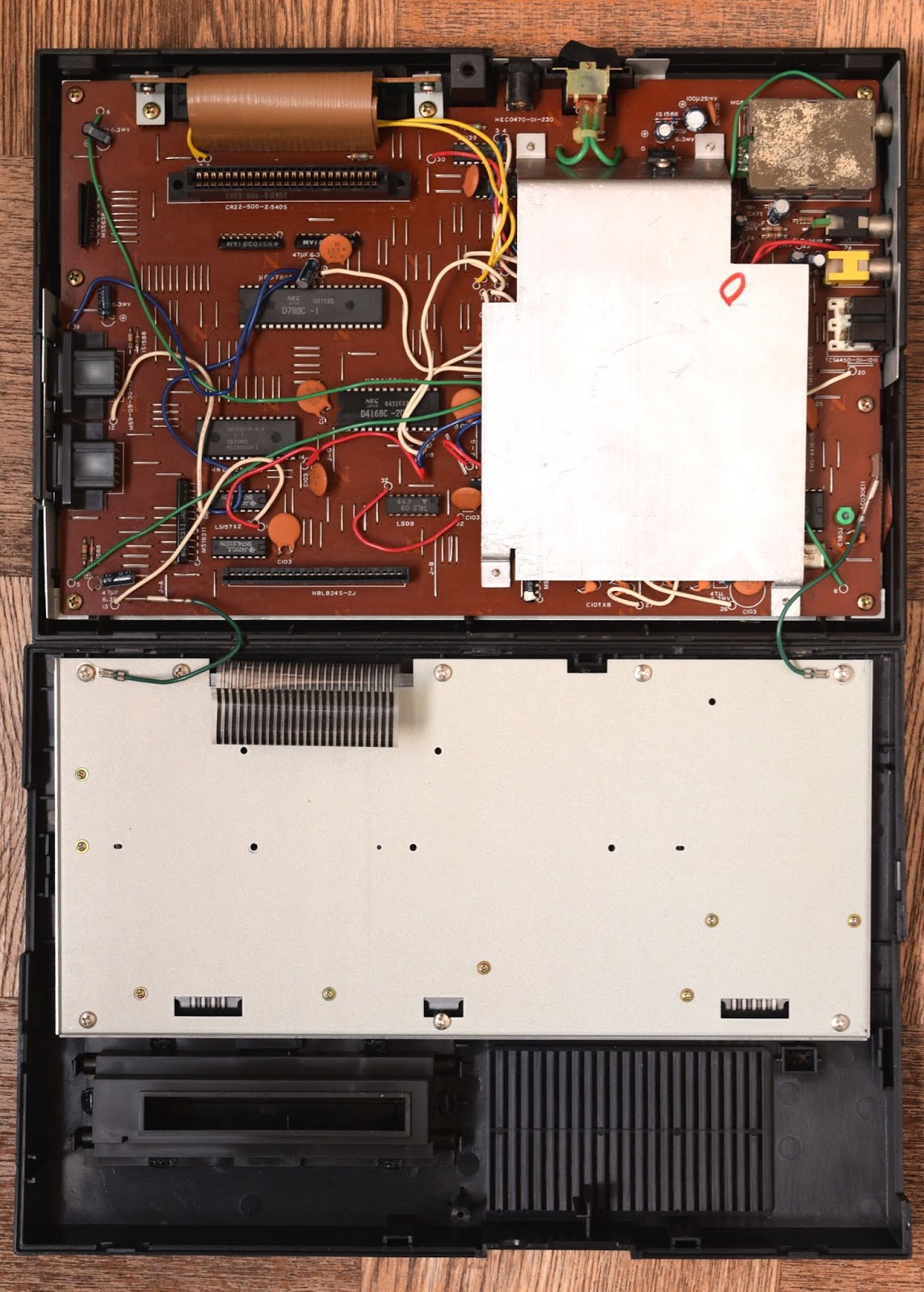 CASIO PV-7 の内部写真