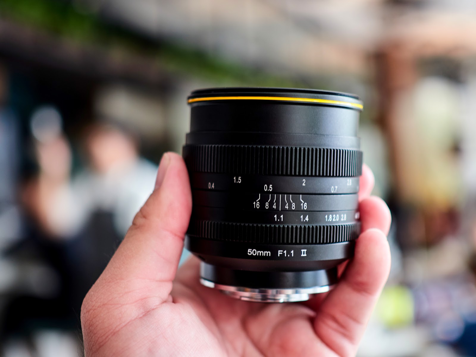 ROBIN WONG : Kamlan 50mm F1.1 Mark II Review - A Bokeh Beast? Not