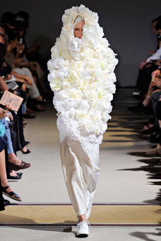 コレクション：2012 S/S COMME des GARCONS｜コムデギャルソン店舗マップ