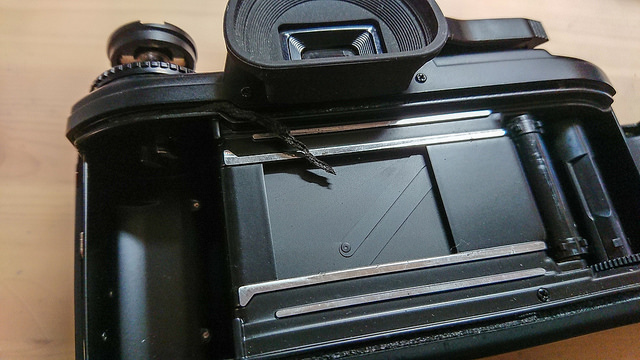 アリバイ日記: 【カメラ遊び】NIKON EMのモルトを張り替えたよ〜！