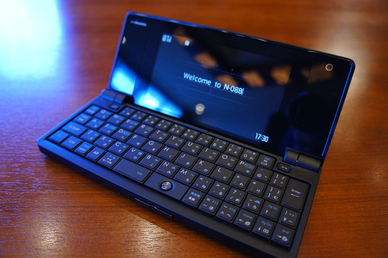 MobileHackerz再起動日記: 史上最強の“携帯電話” NTT DoCoMo N-08B