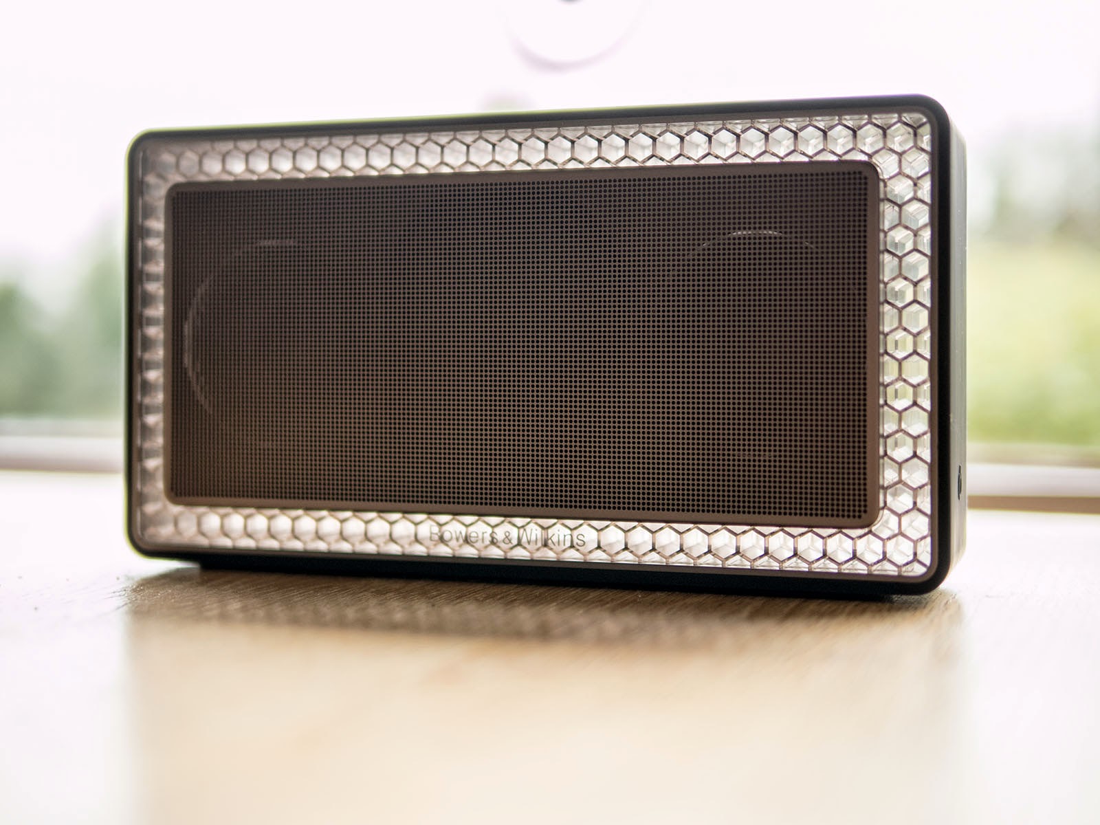 Oluv's Gadgets: Review: Bowers & Wilkins T7 - premium sound at a