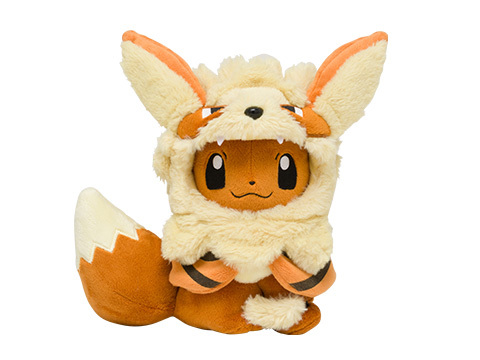 ウインディのポンチョを着たイーブイぬいぐるみが登場、沖縄ポケモン
