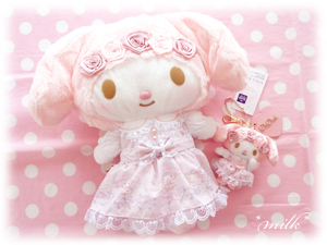 マイメロディ×リズリサコラボ ぬいぐるみリュック＆チャーム