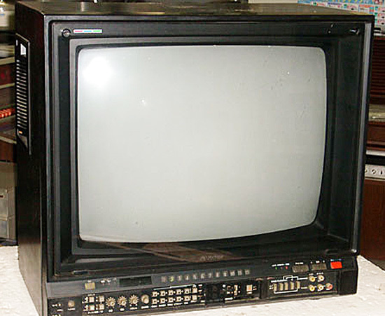 ◇1981年製ビクターブラウン管システムカラーテレビNetworkシリーズ