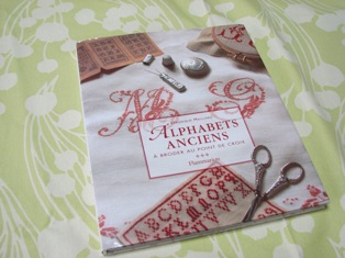 Alphabets anciens a broder au point de croix | もったいない