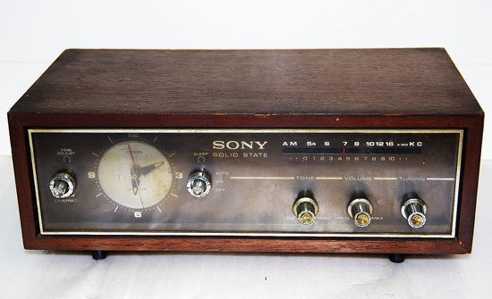 ◇レトロなSONYソリッドステートクロックラジオ「8RC-49」の修復修理