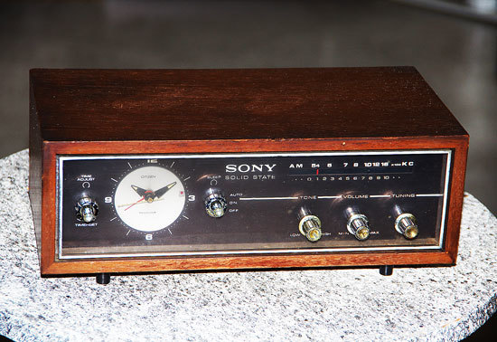 ◇レトロなSONYソリッドステートクロックラジオ「8RC-49」の修復修理
