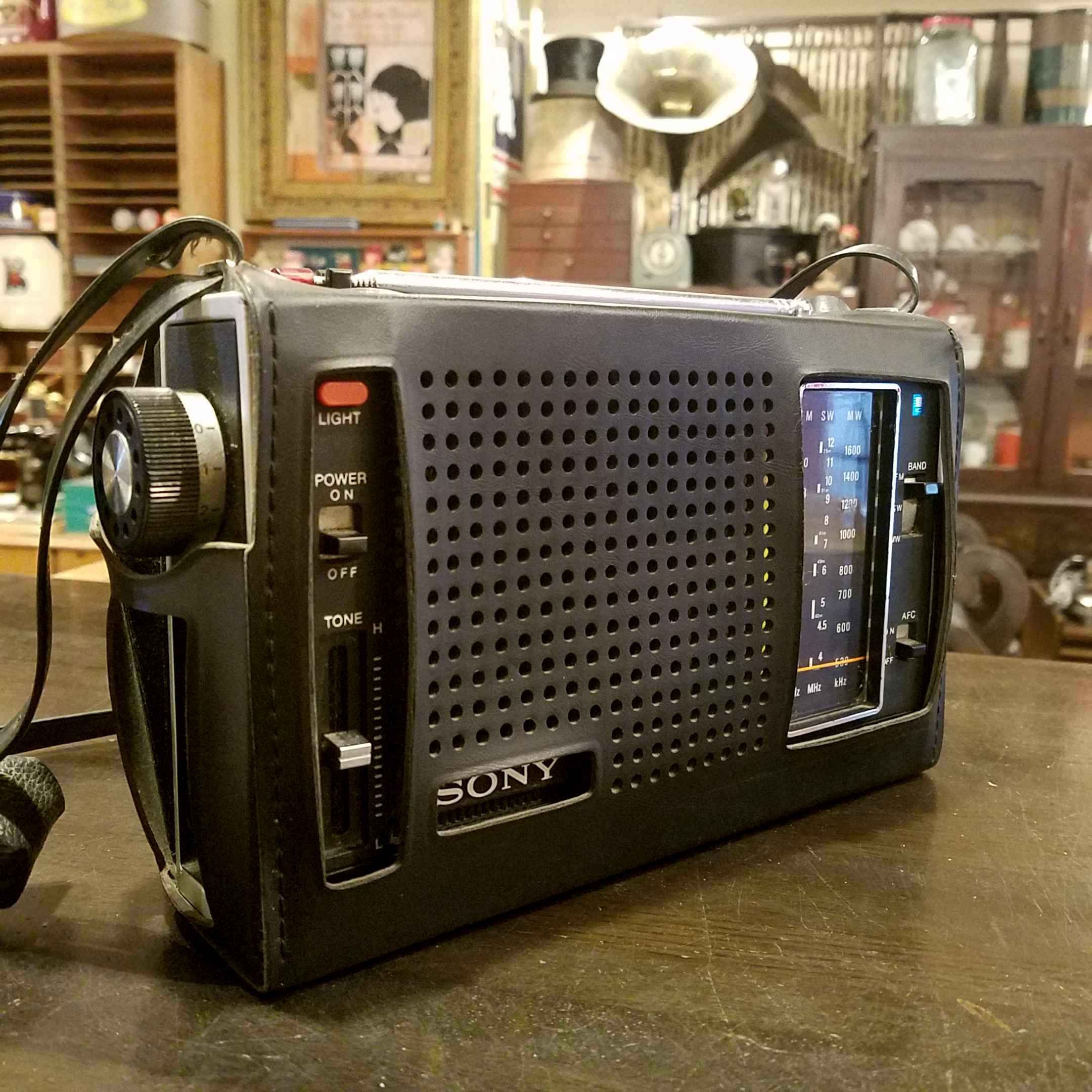 昭和レトロなポータブルラジオ・SONY/ソニー ICF-5300 ”THE 11 SELF