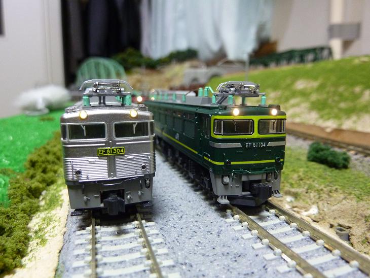 EF81 300をトワイライト色の基盤と差し替え？！ - ビスタ模型鉄道
