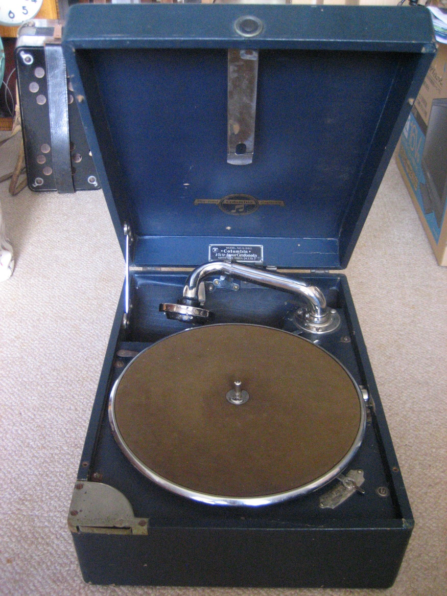 昭和レトロ コロムビアポータブル型蓄音機 №G-260のレストア | 路地裏