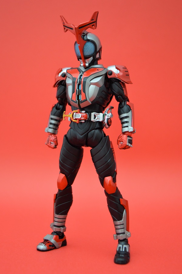 S.H.Figuarts（真骨彫製法） 仮面ライダーカブト ハイパーフォーム