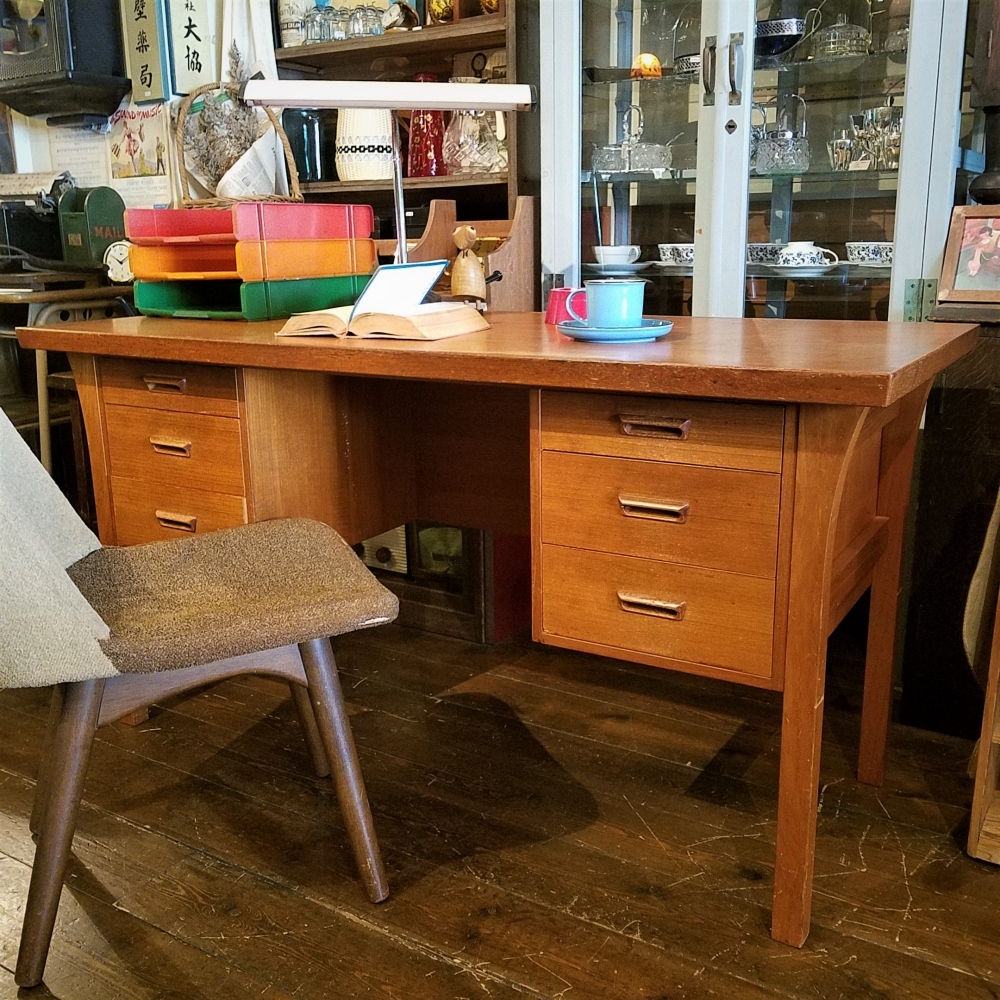 60年代 ミッドセンチュリーモダンな両袖デスク（両袖机） - [Sold Out