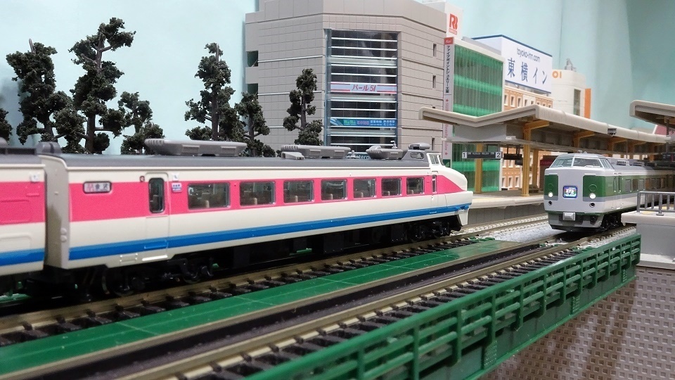 489系白山色ボンネット車がようやく入線 - ビスタ模型鉄道（エヌゲージ