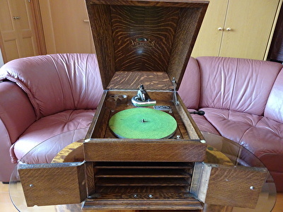 ビクター 卓上型蓄音機 ビクトローラ Ⅷ (8型) 1920年代 | 浪漫紀行