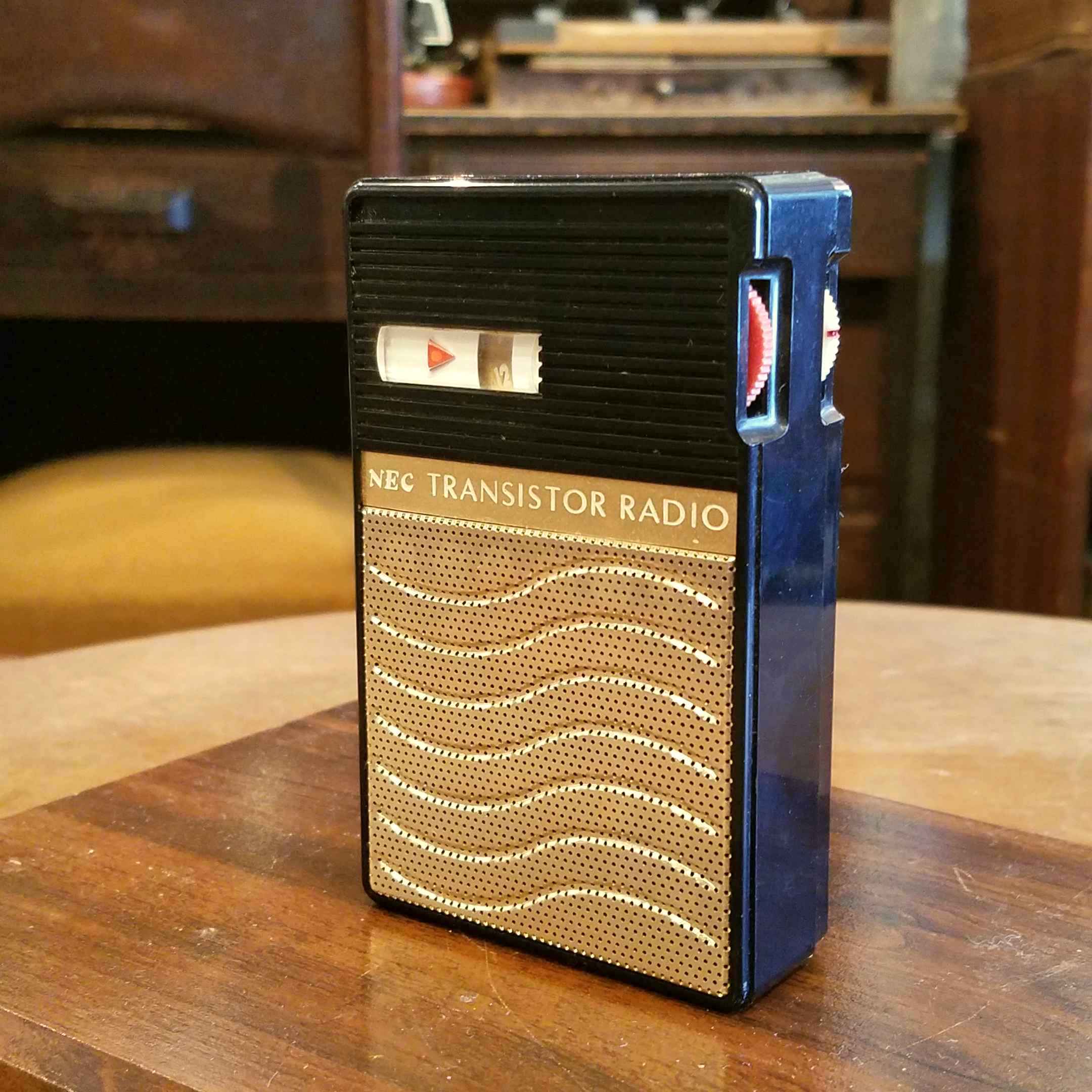 昭和レトロなNECの携帯トランジスタラジオ（ポケットラジオ) - [Sold