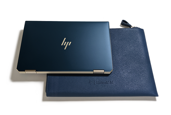 レビュー】高級感がある13.3インチPCケース『HP Spectre レザー