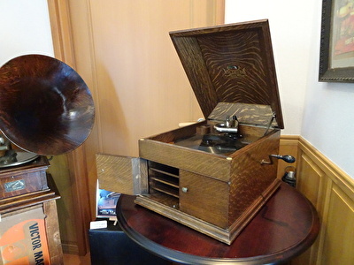 ビクター 卓上型蓄音機 ビクトローラⅧ(8型) 1920年代 | 浪漫紀行