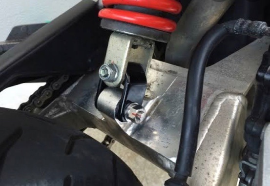 ホーネット250 ヒップアップアダプター | キューズ バイク クラフト