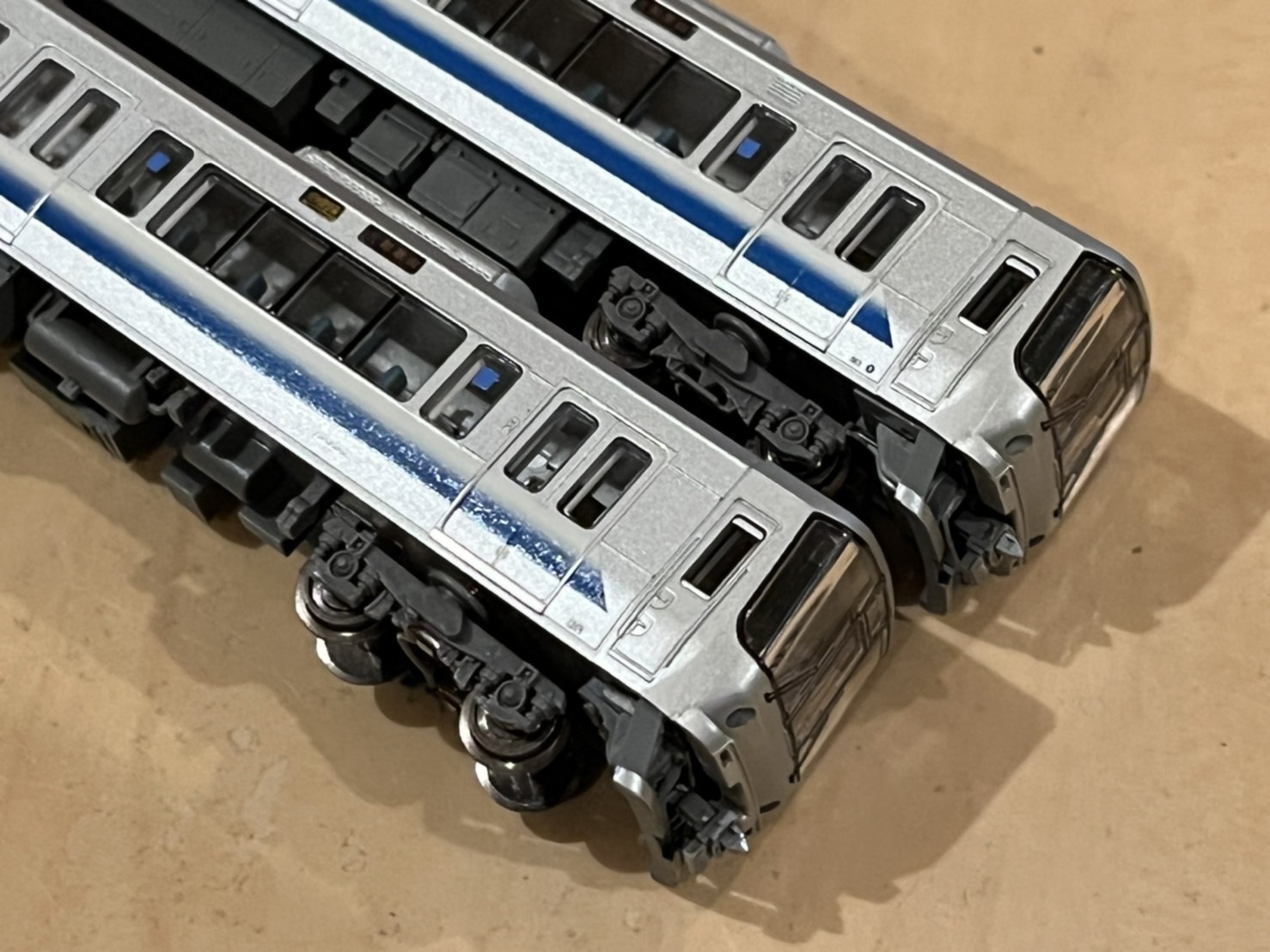 マイクロエースの223系0代の旧製品のおでこをなんとかする