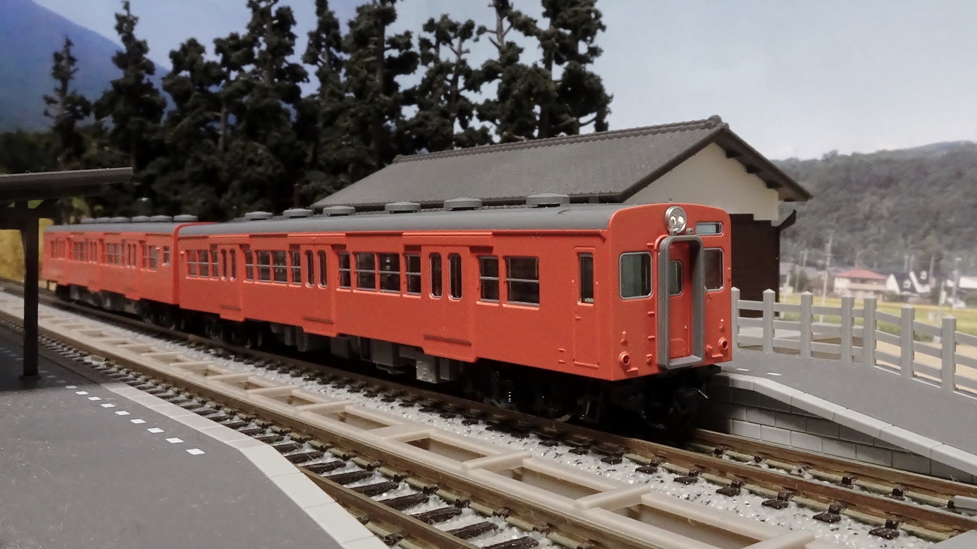 新車入線】国鉄 キハ35-0・36形 首都圏色ーこの色はTOMIXにしてみまし