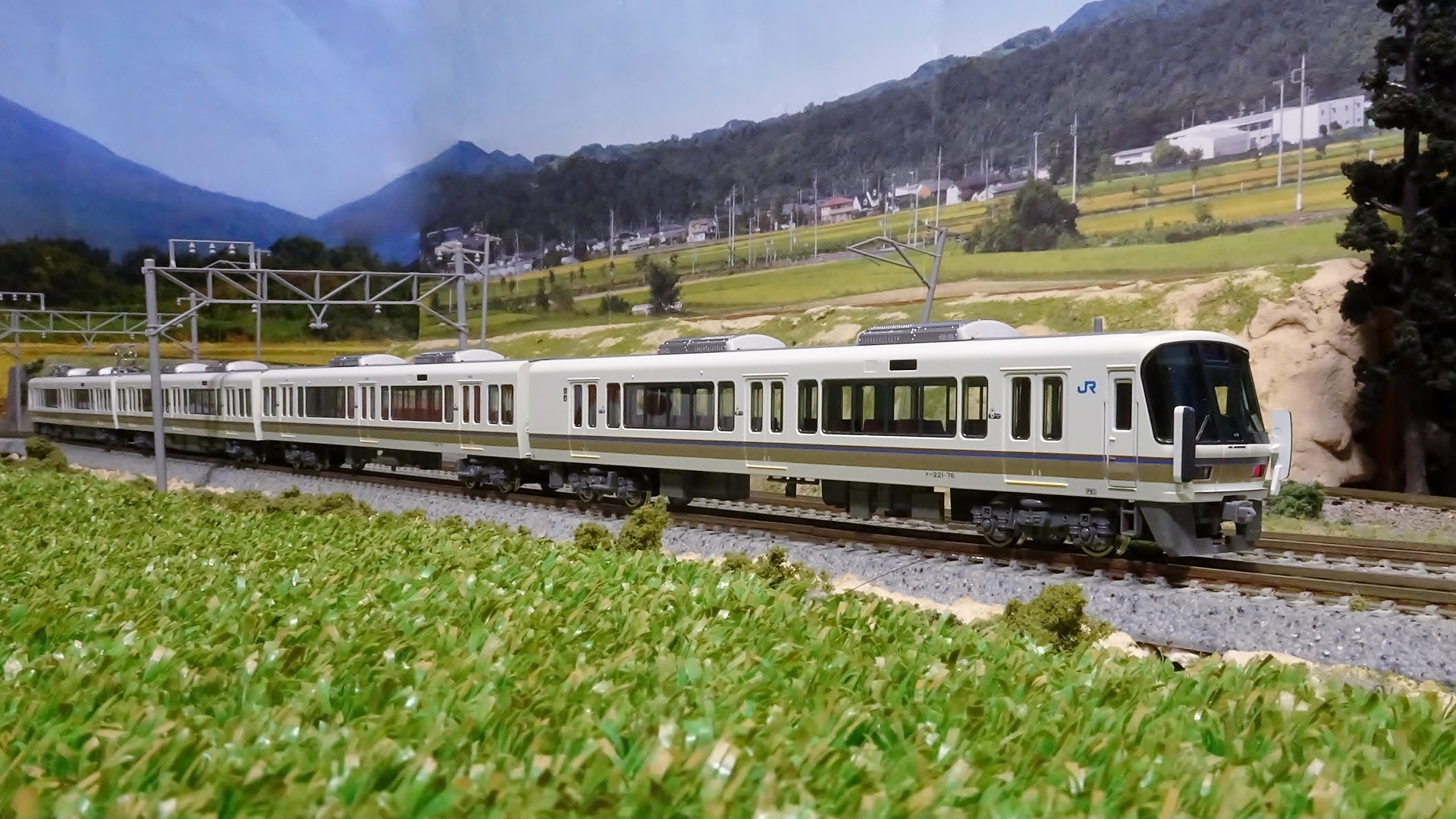 新車入線】221系リニューアル車 嵯峨野線 (霜取りパンタ搭載編成