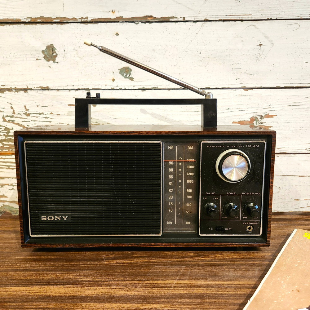 昭和レトロなポータブルラジオ SONY TFM-9200 - [Sold Out]過去の販売商品