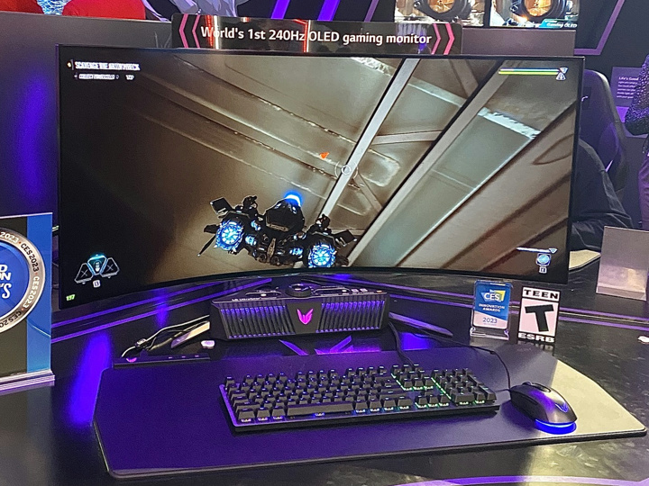 LG、製品が出回りだした45インチ OLED 240Hzのウルトラワイド