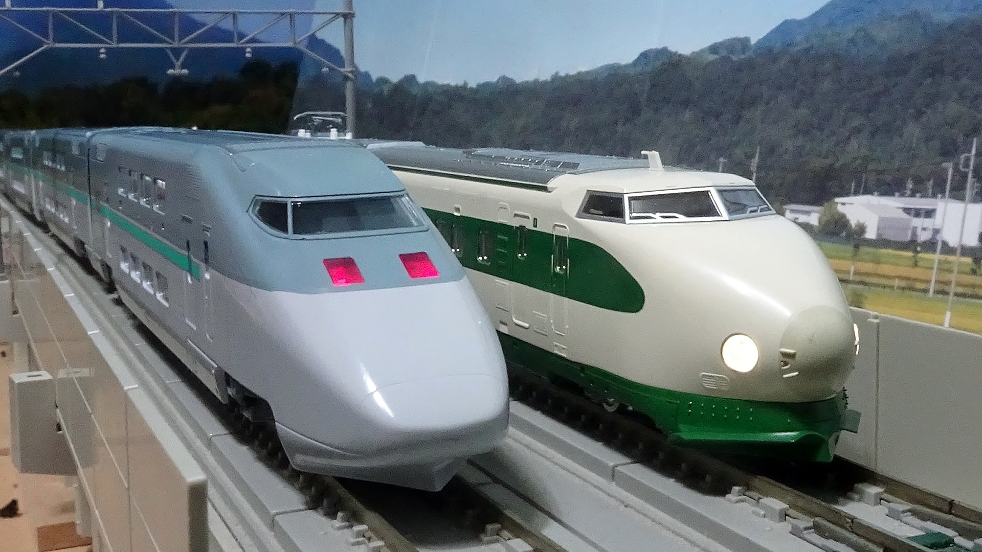 プレミア車両入線】JR E1系東北・上越新幹線 Max・旧塗装 - ビスタ模型