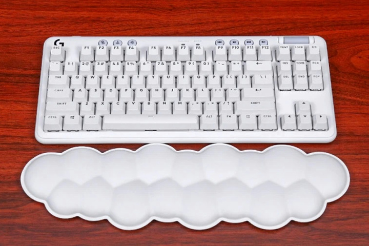 ロジクール 『G713 / G715』 画像など ～着せ替えが楽しそうなテンキー