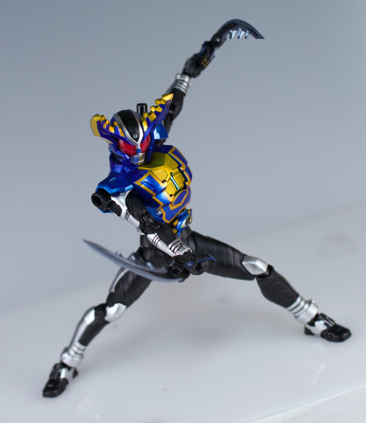 S.H.Figuarts 真骨彫製法 仮面ライダーガタックハイパーフォーム ミニ