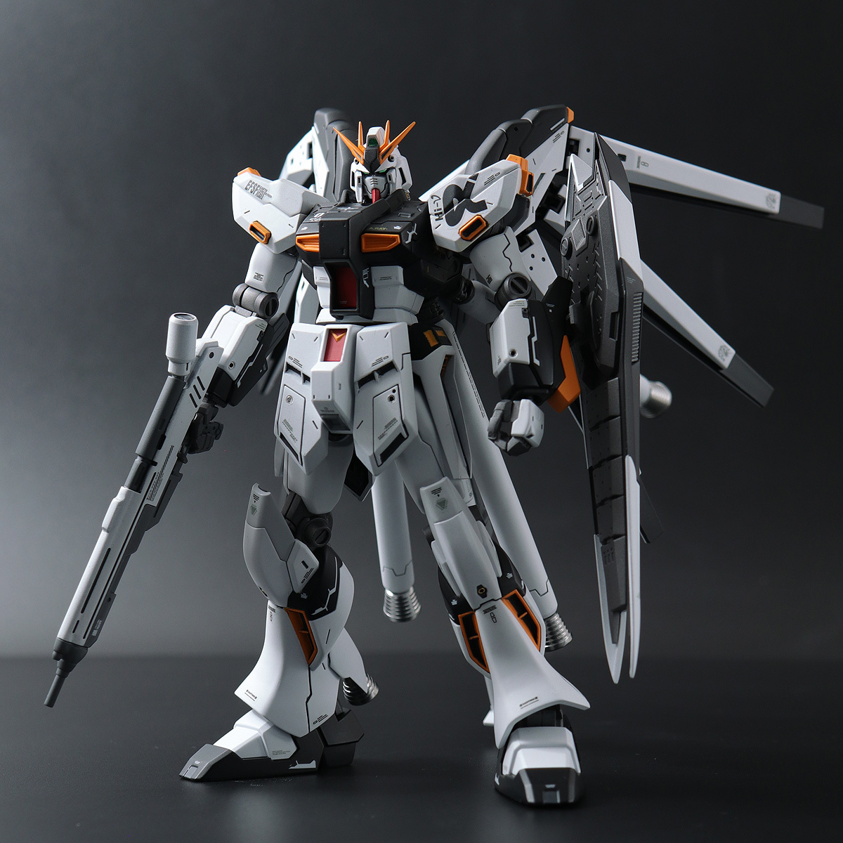 サニープレイス プラモデル キマグレ製作日記 【HGUC 1/144 Hi-ν