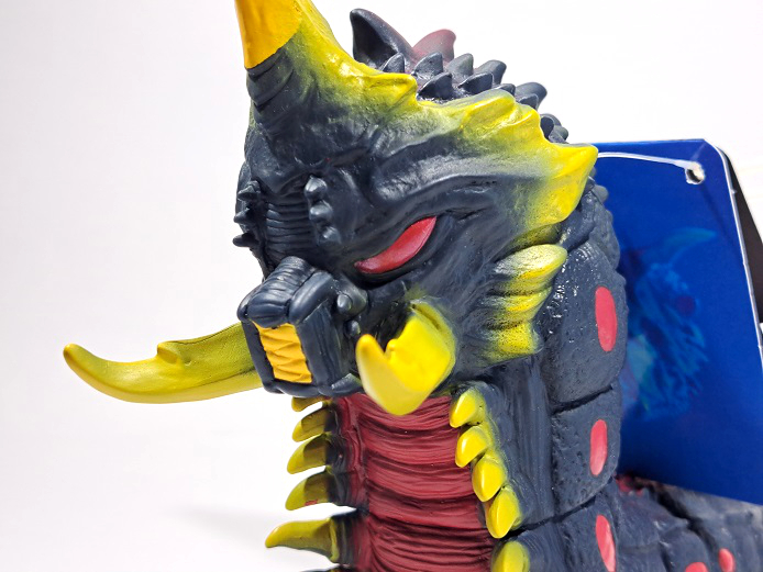 ムービーモンスターシリーズの新作ソフビを購入！（バトラ幼虫） - 大