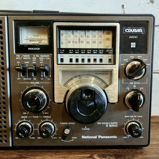 昭和レトロなBCLラジオの名機 ナショナル『クーガー2200』 - [Sold Out