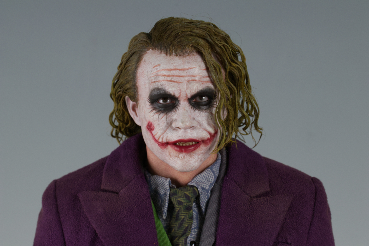 ホットトイズ【ムービー・マスターピース DX アルチザン】 『ダーク