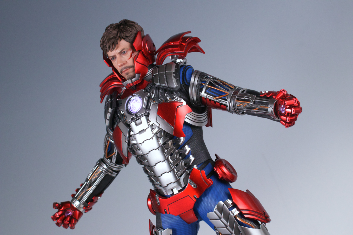 ホットトイズ トニー・スターク（マーク5・スーツアップ版）トイ